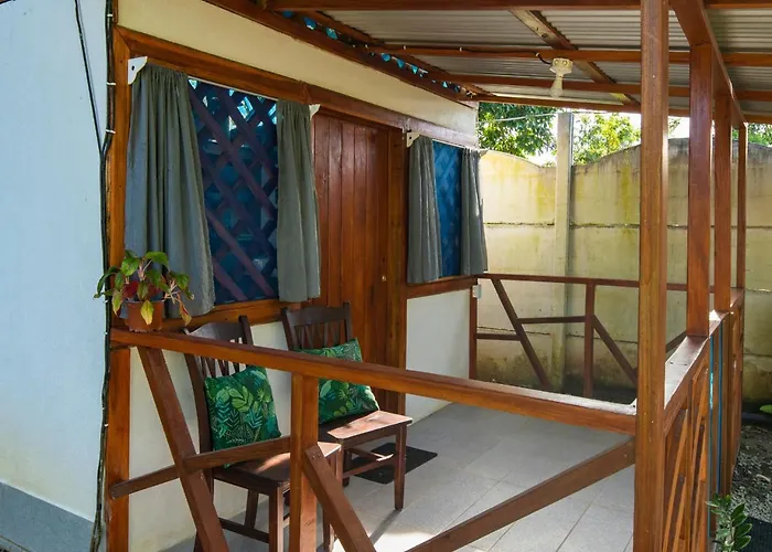 La Casita Beachfront Hideaway Pool Access
